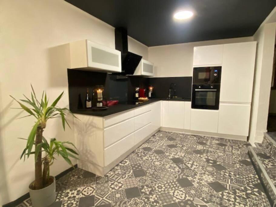Appartement A Sommières Екстериор снимка