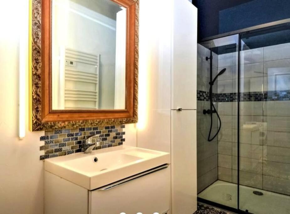 Appartement A Sommières Екстериор снимка